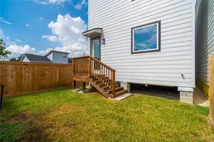 3212 Retta St, Houston, TX 77026 - Photo 9