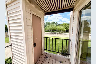10156 Waterstone Drive, Houston, TX 77042 - Photo 25