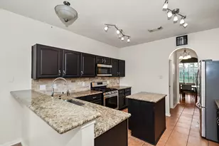 2313 Champion Dr, Pearland, TX 77581 - Photo 5