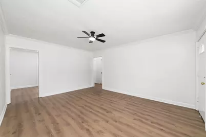6905 Kassarine Pass, Houston, TX 77033 - Photo 7