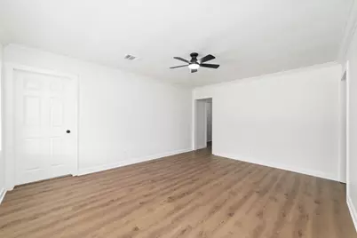 6905 Kassarine Pass, Houston, TX 77033 - Photo 5