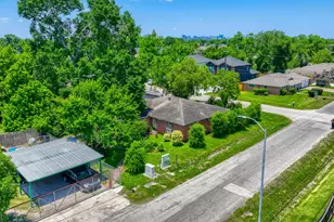 4538 Larkspur St, Houston, TX 77051 - Photo 9