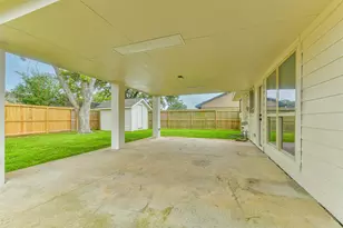 906 River Creek Dr, La Porte, TX 77571 - Photo 27