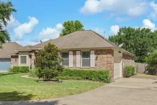 7090 Shadow Lake Dr, Willis, TX 77318 - Photo 3