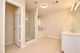 930 Sage St, Baytown, TX 77521 - Photo 17