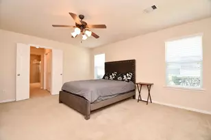 930 Sage St, Baytown, TX 77521 - Photo 5