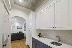235 W 22nd St, Houston, TX 77008 - Photo 17