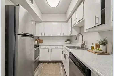 2815 Greenridge Drive #2-042, Houston, TX 77057 - Photo 5