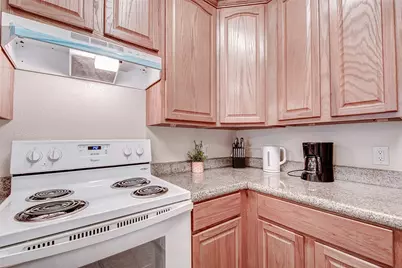 9400 Bellaire Boulevard #202, Houston, TX 77036 - Photo 17