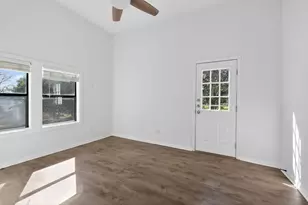 625 E 13th Ave, Belton, TX 76513 - Photo 11