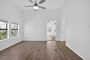 625 E 13th Ave, Belton, TX 76513 - Photo 13