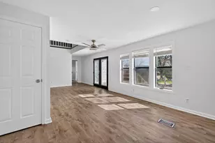 625 E 13th Ave, Belton, TX 76513 - Photo 15