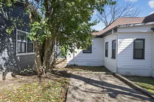 625 E 13th Ave, Belton, TX 76513 - Photo 3