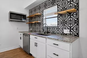 625 E 13th Ave, Belton, TX 76513 - Photo 17