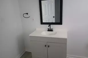 625 E 13th Ave, Belton, TX 76513 - Photo 7