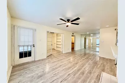 2120 Wilcrest Drive #121, Houston, TX 77042 - Photo 7