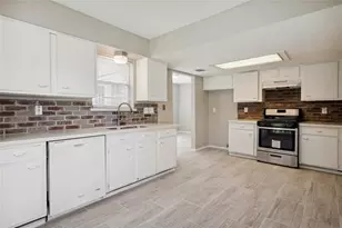 9414 Crystal Cove Cir, Houston, TX 77070 - Photo 5