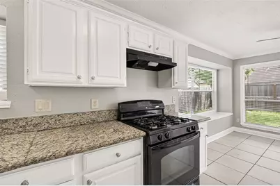 12403 Meadow Ridge Dr, Stafford, TX 77477 - Photo 17
