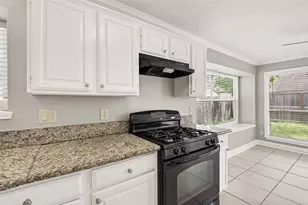 12403 Meadow Ridge Dr, Stafford, TX 77477 - Photo 17