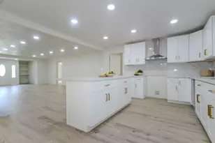 7912 Ford St, Houston, TX 77012 - Photo 9