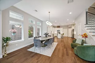 920 W 25th St, Houston, TX 77008 - Photo 3