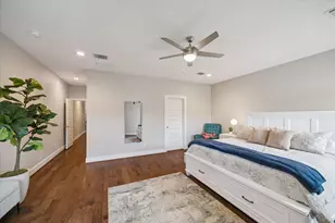920 W 25th St, Houston, TX 77008 - Photo 15