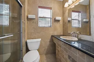 9407 Meadowbriar Ln, Houston, TX 77063 - Photo 25