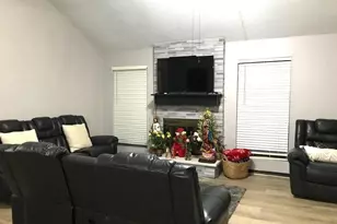 14014 Clear Forest Dr, Sugar Land, TX 77498 - Photo 5