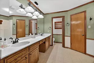 137 Arrow Wood St, Lake Jackson, TX 77566 - Photo 15