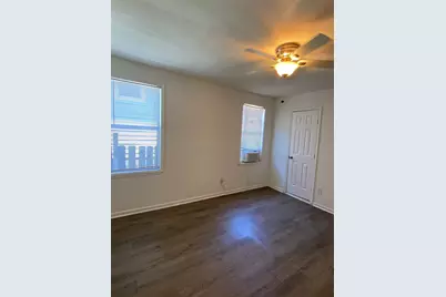 5523 Avenue O 1/2 #East, Galveston, TX 77551 - Photo 3