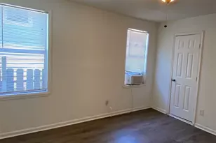 5523 Ave O 1/2, Galveston, TX 77551 - Photo 3