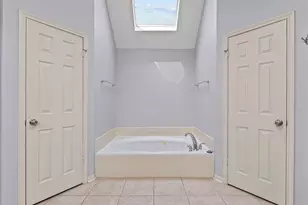 2422 Fairwind Dr, Houston, TX 77062 - Photo 25