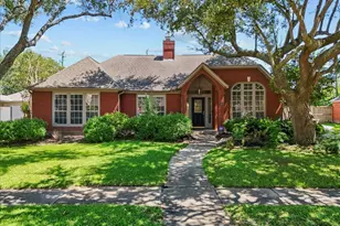 2422 Fairwind Dr, Houston, TX 77062 - Photo 1