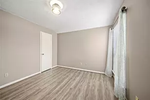 9526 Langdon Ln, Houston, TX 77036 - Photo 7