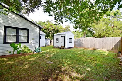 300 N Walnut Street, Wharton, TX 77488 - Photo 17