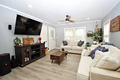 300 N Walnut Street, Wharton, TX 77488 - Photo 5