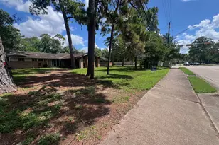 9302 Memorial Dr, Houston, TX 77024 - Photo 3