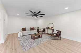 14387 Misty Meadow Ln, Houston, TX 77079 - Photo 7