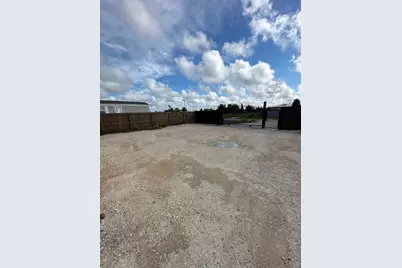 527 Road 5603, Cleveland, TX 77327 - Photo 5