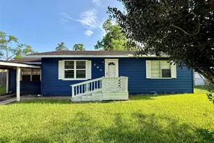 502 E Jackson St, West Columbia, TX 77486 - Photo 1
