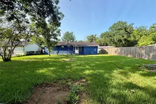 502 E Jackson St, West Columbia, TX 77486 - Photo 23