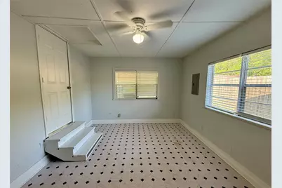 502 E Jackson Street, West Columbia, TX 77486 - Photo 21