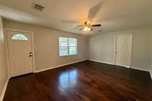 502 E Jackson St, West Columbia, TX 77486 - Photo 3