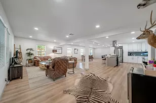 4814 Briarbend Dr, Houston, TX 77035 - Photo 9