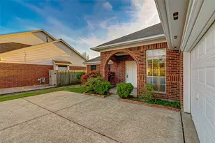 125 Barbetta Ct, League City, TX 77573 - Photo 7