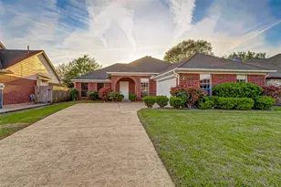 125 Barbetta Ct, League City, TX 77573 - Photo 3