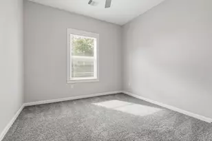 4723 Mallow St, Houston, TX 77033 - Photo 23