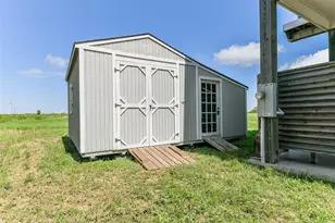 3263 Hidden Gold, Crystal Beach, TX 77650 - Photo 29