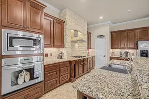 102 N Victoriana Cir, Spring, TX 77389 - Photo 15