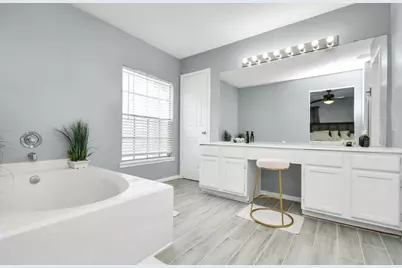 10234 Tablerock Drive, Houston, TX 77064 - Photo 15